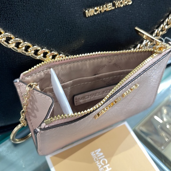 MICHAEL KORS SMALL TOP ZIP COINPOUCH WITH ID CARD CASE WALLET 
POWDER BLUSH 
Not - Picture 10 of 16